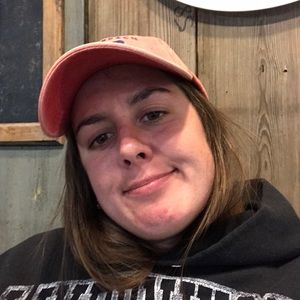 Meet your Posher, Caitlyn